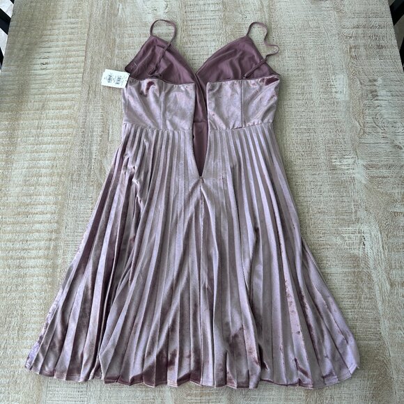 Chelsea28 Dusty Rose Crushed Velvet Sleeveless Midi Dress Straps NWT Medium - Picture 3 of 10